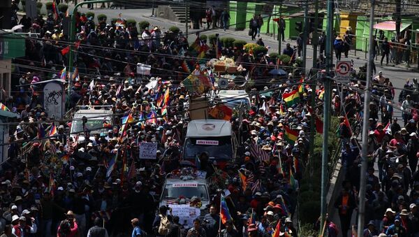 Bolivya'da cenaze törenine müdahale - Sputnik Türkiye