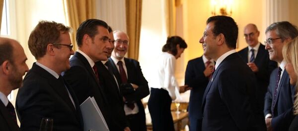Ekrem İmamoğlu, 10 ülkenin ticaret odası başkanıyla buluştu Ekrem İmamoğlu, 10 ülkenin ticaret odası başkanıyla buluştu - Sputnik Türkiye