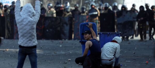 Irak'ta işsizlik, yolsuzluk ve kamu hizmeti yetersizliğini protesto etmek amacıyla 1 Ekim'de başlayan gösteriler sürüyor - Sputnik Türkiye