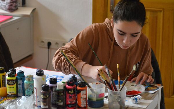 'Karşılıklı Bakışlar' çocuk resim yarışmasında Türk öğrenciler Rusya'yı resmetti. - Sputnik Türkiye