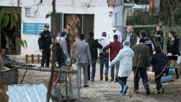 Denizli'nin Pamukkale ilçesinde acil tıp teknisyeni Hamza D. (27), tabancayla öldürdüğü Sercan Yıldırım'ın (23) cesedini köpek çiftliğine gömerken yakalandı. Olayla ilgili Hamza D. ile birlikte 4 kişi gözaltına alındı. - Sputnik Türkiye