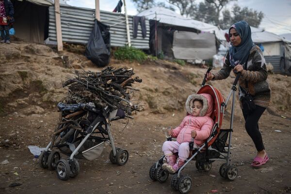 Yunanistan'daki üç mülteci kampı kapatılıyor - Sputnik Türkiye