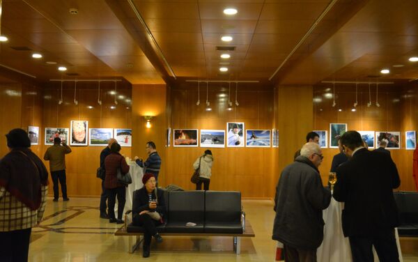 Rusya Federasyonu İstanbul Başkonsolosluğu ve İstanbul Büyükşehir Belediyesi’nin işbirliğiyle Sibirya'dan Sevgilerle fotoğraf sergisi, Cemal Reşit Rey (CRR) Konser Salonu'nda açıldı. - Sputnik Türkiye