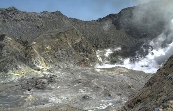 Yeni Zelanda'da yanardağ patladı: 5 ölü, çok sayıda kayıp var - Sputnik Türkiye