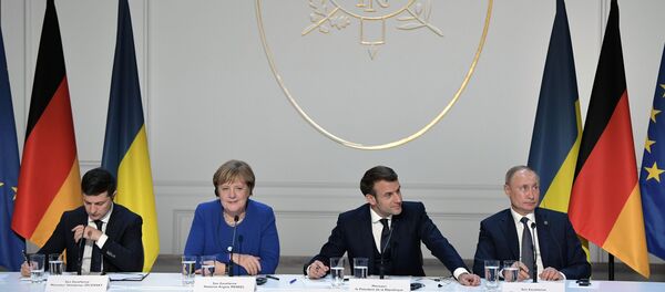 Paris'te dün düzenlenen Donbass konulu 'Normandiya Dörtlüsü' zirvesinde Rusya, Ukrayna, Fransa ve Almanya liderleri: Putin - Macron - Merkel - Zelenskiy  - Sputnik Türkiye