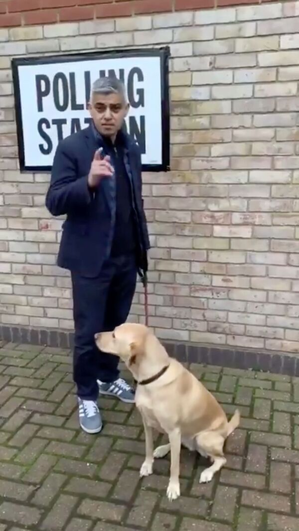 İngiltere'de erken genel seçim: Anketlerde muhafazakarlar önde - Sputnik Türkiye