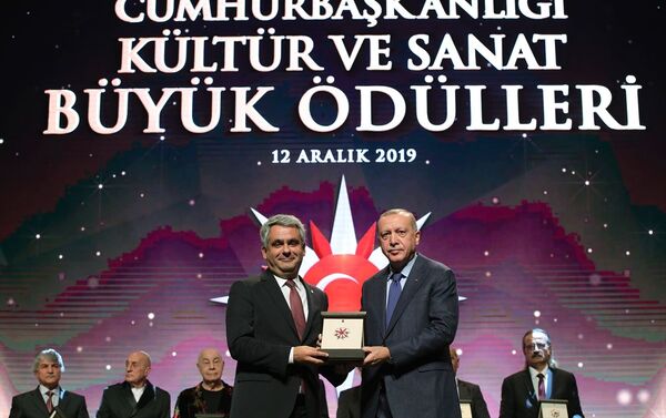 Cumhurbaşkanlığı Kültür ve Sanat Büyük Ödülleri sahiplerini buldu - Sputnik Türkiye