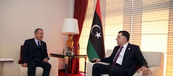 Milli Savunma Bakanı Hulusi Akar- Libya Ulusal Mutabakat Hükümeti (UMH) Başkanlık Konseyi Başkanı Fayiz es-Serrac  - Sputnik Türkiye