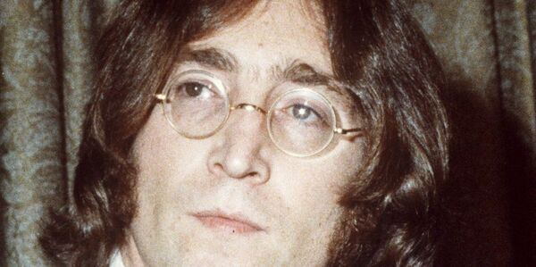 John Lennon'un gözlüğü 170 bin euro'ya satıldı - Sputnik Türkiye