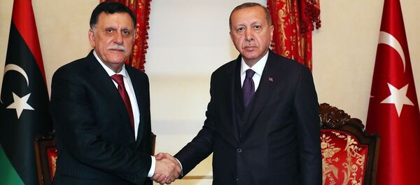 Türkiye Cumhurbaşkanı Recep Tayyip Erdoğan, Libya Ulusal Mutabakat Hükümeti Başkanlık Konseyi Başkanı Fayez Al Sarraj ile görüştü. - Sputnik Türkiye