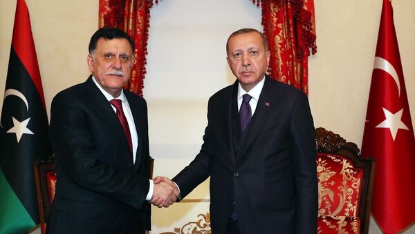 Türkiye Cumhurbaşkanı Recep Tayyip Erdoğan, Libya Ulusal Mutabakat Hükümeti Başkanlık Konseyi Başkanı Fayez Al Sarraj ile görüştü. - Sputnik Türkiye
