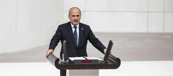 Ulaştırma ve Altyapı Bakanı Cahit Turhan - Sputnik Türkiye