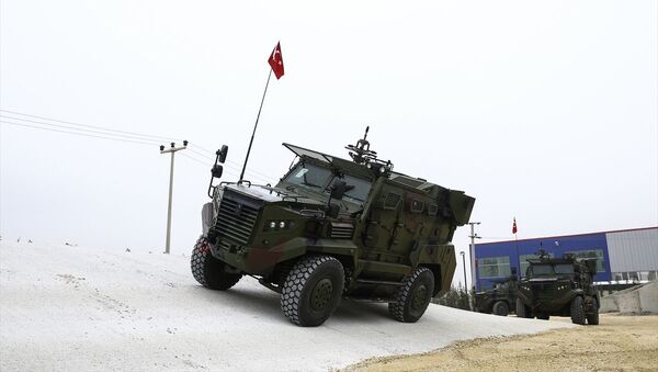 Türkiye ve Avrupa Birliği (AB) sınırlarındaki gözetleme kapasitesinin artırılmasına yönelik çalışmalar kapsamında 27 Ateş Mobil Sınır Güvenlik Sistemi'nin güvenlik güçlerine teslimatı yapıldı. - Sputnik Türkiye