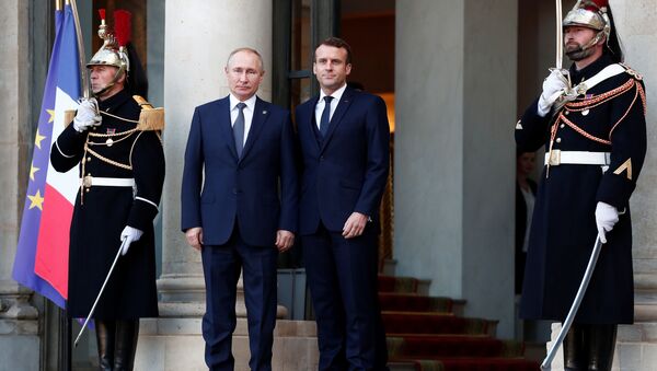 Emmanuel Macron ve  Vladimir Putin - Sputnik Türkiye