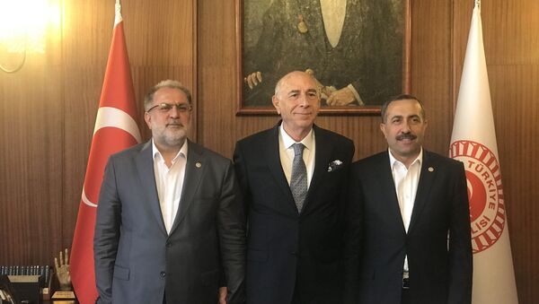 Ak Parti Van milletvekilleri Nuri Gülaçar, İrfan Kartal ve Abdulahat Arvas - Sputnik Türkiye