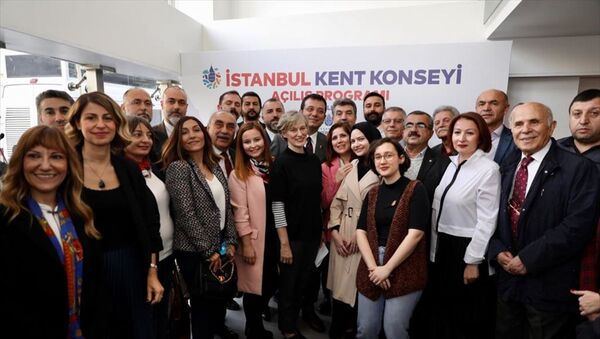İstanbul Büyükşehir Belediye Başkanı Ekrem İmamoğlu, Saraçhane’de daha önce Gençlik Merkezi olarak kullanılan binanın tahsis edildiği İstanbul Kent Konseyi'nin açılışına katıldı. - Sputnik Türkiye