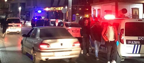 Manisa'nın Turgutlu ilçesinde, Fenerbahçe ve Beşiktaş taraftarları arasında çıkan kavgada 3 kişi yaralandı. - Sputnik Türkiye