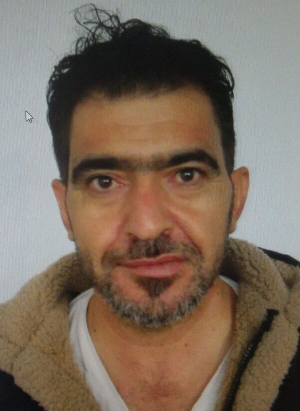 Fabrikada intihar eden Suriyeli işçiyi yol kenarına atmışlar  - Sputnik Türkiye