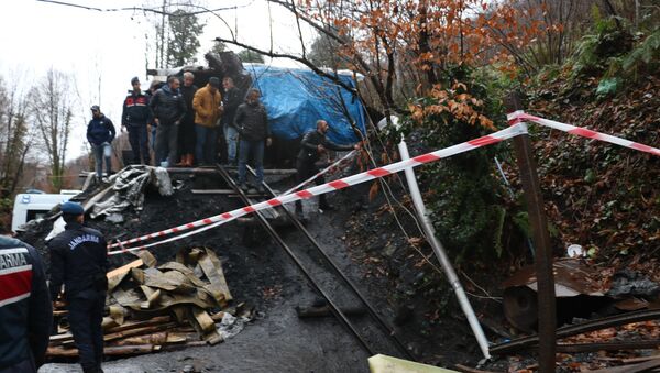 Zonguldak'ta 2 işçinin yaşamını yitirdiği kaçak maden ocağı mühürlendi - Sputnik Türkiye