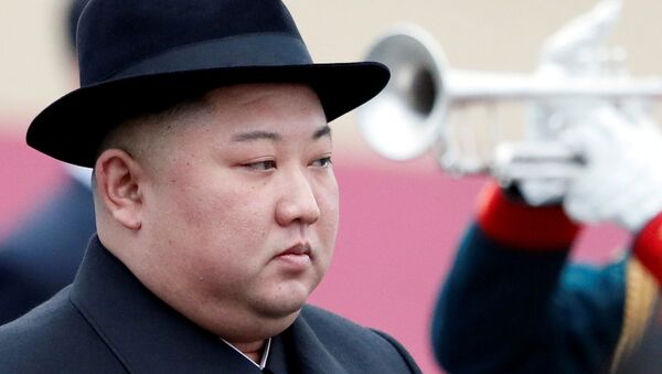 Kuzey Kore lideri Kim Jong-un'a Rusya'nın Vladivostok kentinde karşılama töreni - Sputnik Türkiye