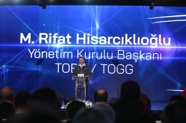 Yerli otomobilin örtüsü kalktı, ilk ön siparişi Erdoğan verdi: 'Made in Turkey' değil 'made in Türkiye' - Sputnik Türkiye