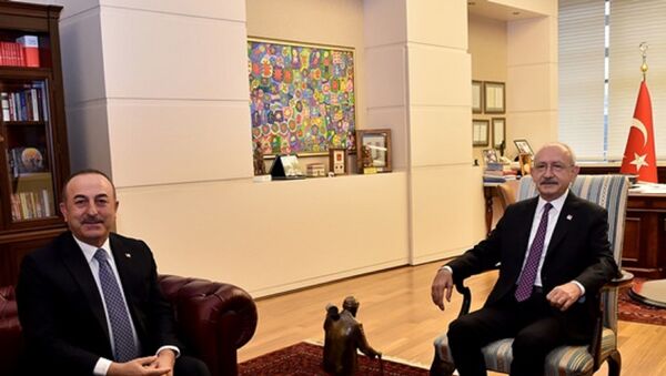 Dişişleri Bakanı Mevlüt Çavuşoğlu, CHP Genel Başkanı Kemal Kılıçdaroğlu'nu ziyaret ederek, Libya Tezkeresi hakkında bilgi verdi.  - Sputnik Türkiye