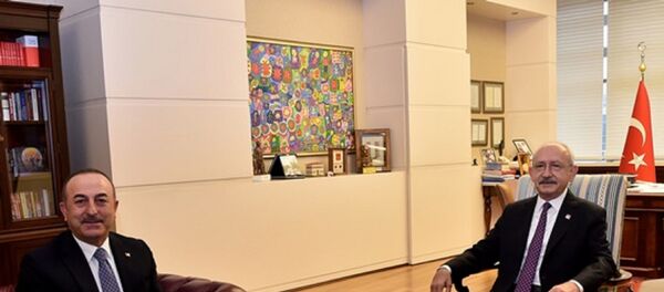 Dişişleri Bakanı Mevlüt Çavuşoğlu, CHP Genel Başkanı Kemal Kılıçdaroğlu'nu ziyaret ederek, Libya Tezkeresi hakkında bilgi verdi.  - Sputnik Türkiye