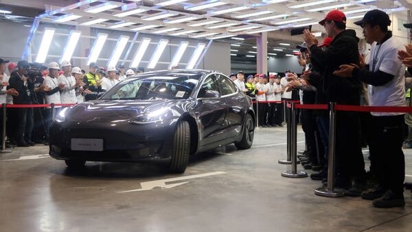 Tesla, Çin'de ürettiği ilk otomobilleri teslim etti. - Sputnik Türkiye