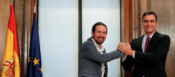 PSOE lideri ve geçici Başbakan Pedro Sanchez ile Unidas Podemos lideri Pablo İglesias - Sputnik Türkiye