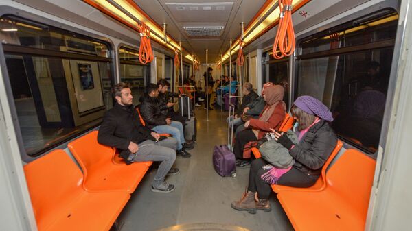 Ankara'da ulaşım hizmetleri veren EGO Genel Müdürlüğü, düzenlediği anket çalışmasıyla ANKARAY koltuklarının yeni tasarımını vatandaşlara soruyor.  - Sputnik Türkiye