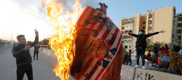 ABD'nin Bağdat Büyükelçiliği önünde ABD karşıtı gösteriler - Sputnik Türkiye