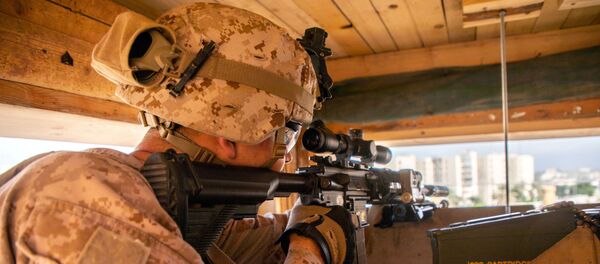 Irak'ın Bağdat'taki elçiliğini korumakla görevli ABD askerleri   - Sputnik Türkiye