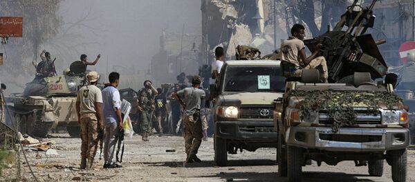 Libya Ulusal Ordusu (LUO), 2017'de Bingazi'nin cihatçılardan kurtarılışını kutlarken - Sputnik Türkiye
