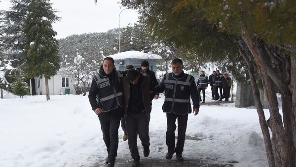 Polis, yılbaşı gecesi işlenen çifte cinayeti 8 saatte çözdü - Sputnik Türkiye
