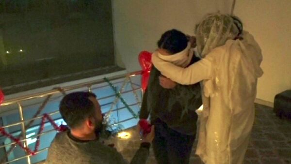 Korku evine 'son duanı et' deyip evlenme teklifi yaptı - Sputnik Türkiye