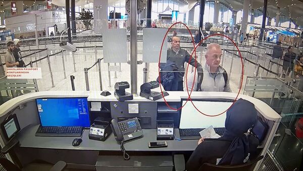 Eski Nissan CEO'su Carlos Ghosn'un kaçışına yardım ettiği öne sürülen iki kişinin görüntüleri ortaya çıktı - Sputnik Türkiye