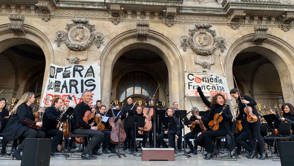 Paris Operası sanatçılarından protestolara destek konseri - Sputnik Türkiye