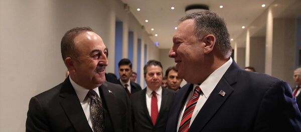 Dışişleri Bakanı Mevlüt Çavuşoğlu, Almanya'nın başkenti Berlin'de ABD'li mevkidaşı Mike Pompeo ile bir araya geldi. - Sputnik Türkiye