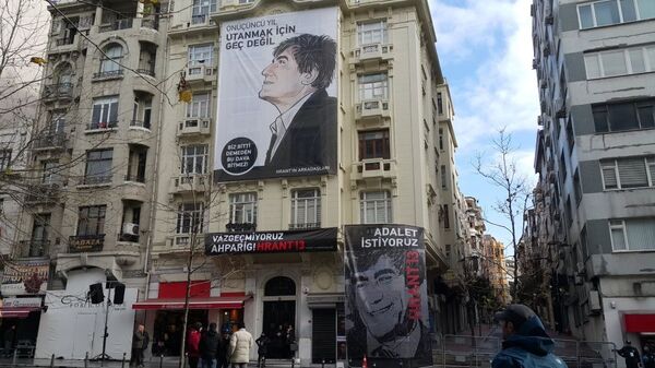 Gazeteci Hrant Dink öldürülüşünün 13’üncü yılında anıldı.  - Sputnik Türkiye