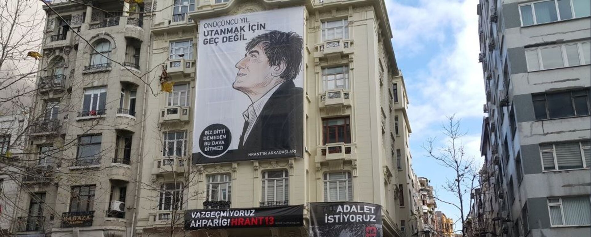 Gazeteci Hrant Dink öldürülüşünün 13’üncü yılında anıldı.  - Sputnik Türkiye, 1920, 20.09.2023