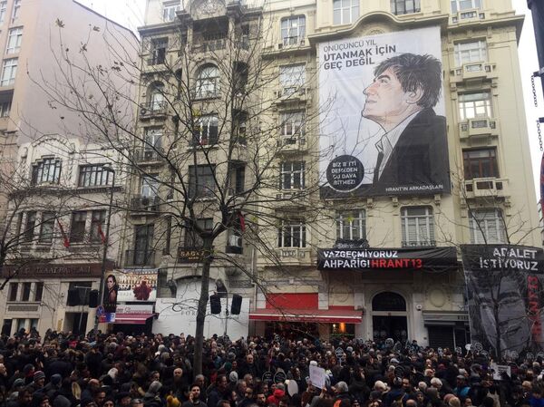 Hrant Dink, katledilişinin 13. yılında anıldı - Sputnik Türkiye