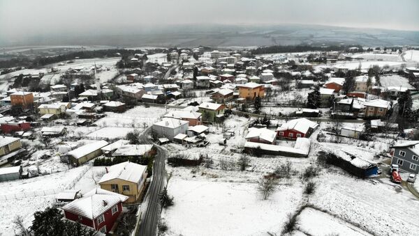 Silivri'yi kaplayan beyaz örtü, drone ile görüntülendi - Sputnik Türkiye