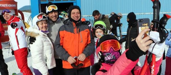 Ekrem İmamoğlu - kayak tatili - Sputnik Türkiye