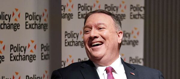 Mike Pompeo Londra'daki tartışma toplantısında - Sputnik Türkiye