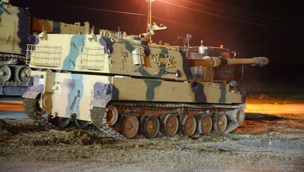 Türk Silahlı Kuvvetleri (TSK) tarafından askeri birliklere takviye olarak gönderilen zırhlı personel taşıyıcı (ZPT) ve tanklar - Sputnik Türkiye