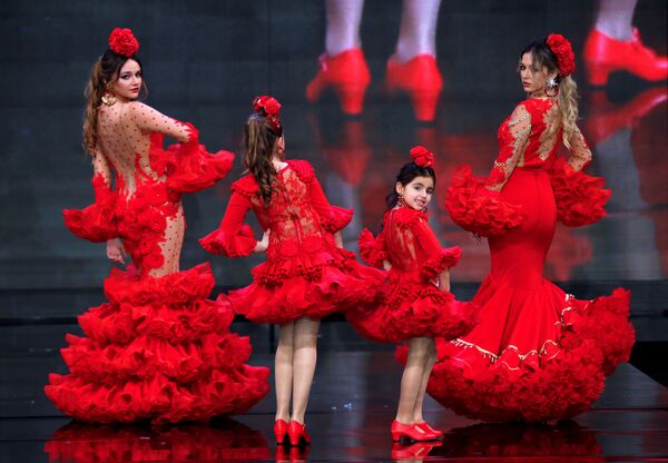 Sevilla'da Uluslararası Flamenko Moda Şovu - Sputnik Türkiye