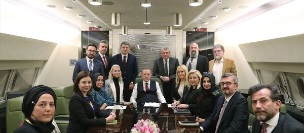 Recep Tayyip Erdoğan, Ukrayna dönüşü, uçak, gazeteciler - Sputnik Türkiye