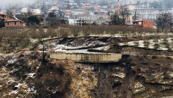 Ordu’nun Aybastı ilçesinde meydana gelen heyelan nedeniyle 12 konut tahliye edildi. - Sputnik Türkiye