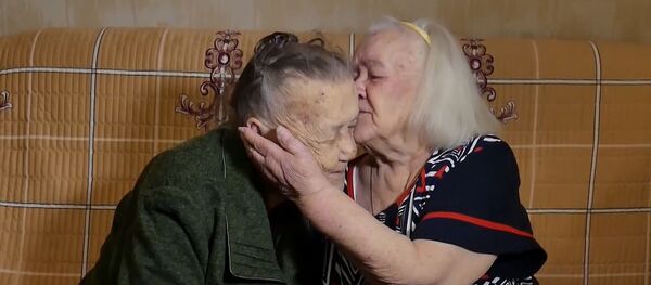 Stalingrad Savaşı'nda birbirini kaybeden iki kız kardeş 78 sene sonra buluştu - Sputnik Türkiye
