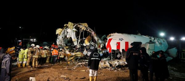 Sabiha Gökçen Havalimanı'na iniş yapan uçak pistten çıktı - Sputnik Türkiye